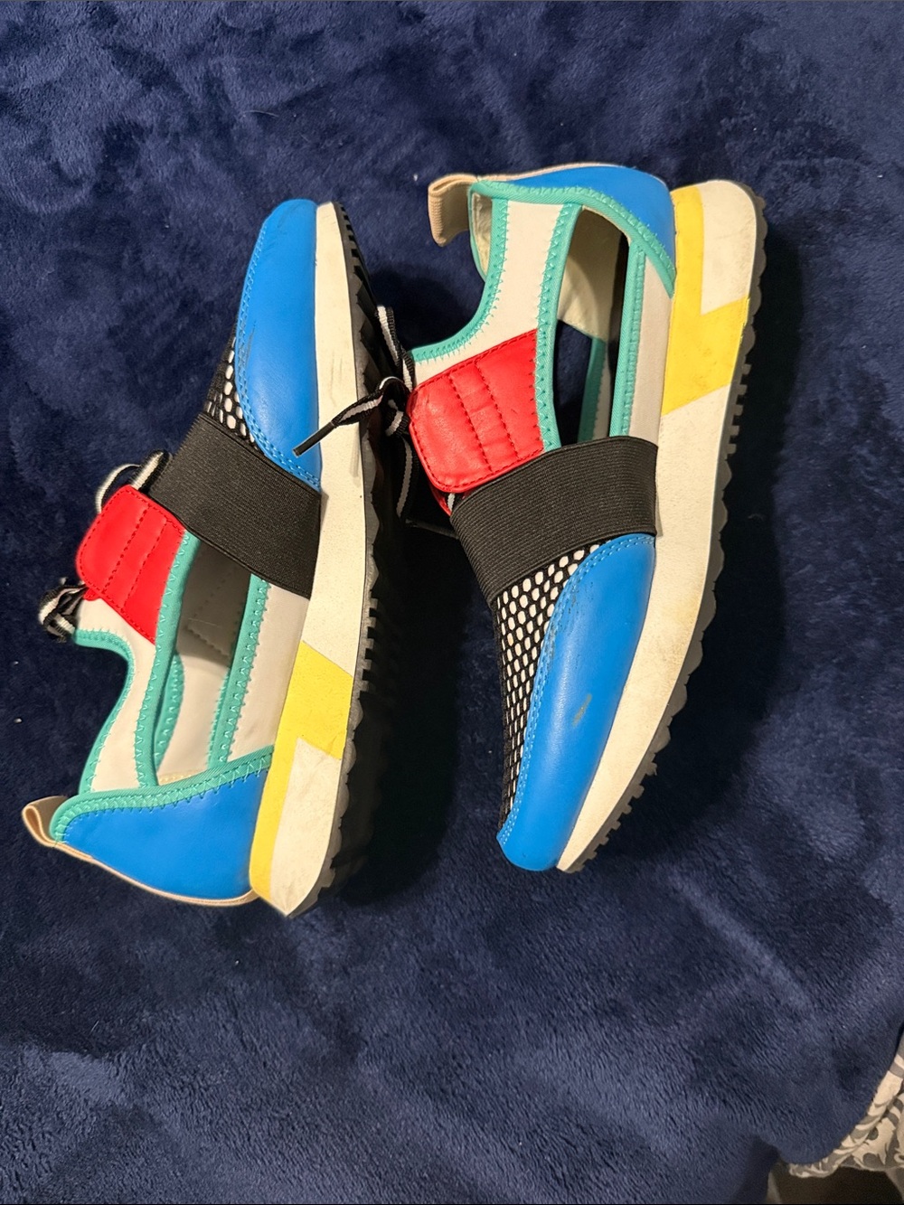 Steve Madden Women’s 8 Colorblock Slip-On Athletic Shoes in Blue and Red